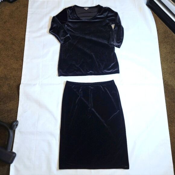 J. Jill 2 Piece Set Black Velvet Pull-on Skirt and 3/4 Sleeve Top Size XS - Picture 3 of 11